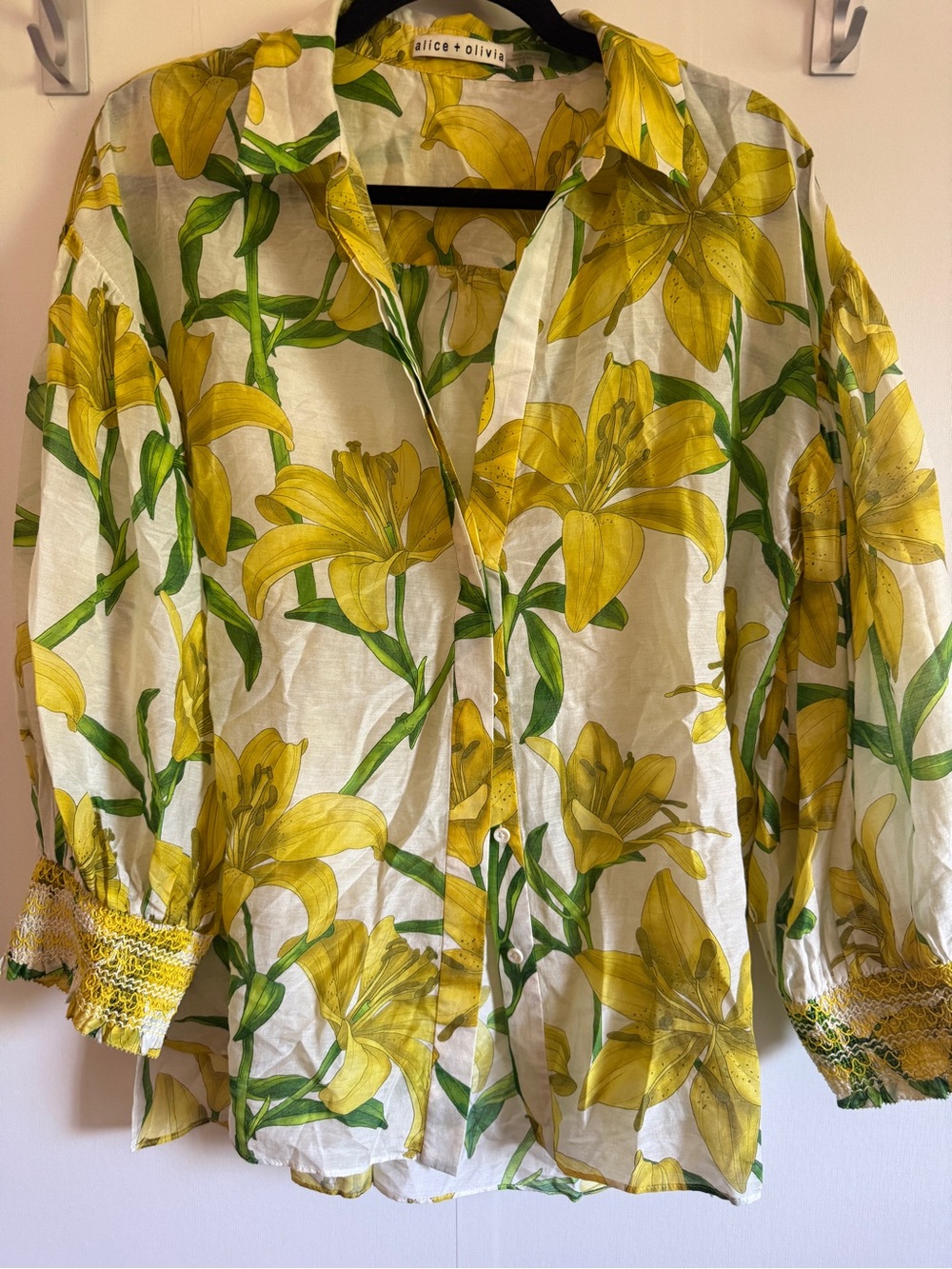 Alice + Olivia Yellow Lily Floral Button Front Blouse | Size Large